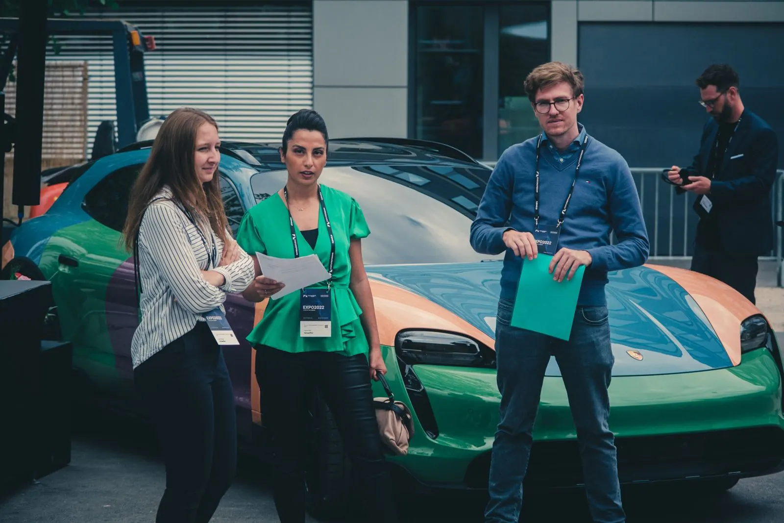 STARTUP AUTOBAHN participants beside a concept car at EXPO Day